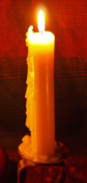 lit_candle_2_by_ManicHysteriaStock
